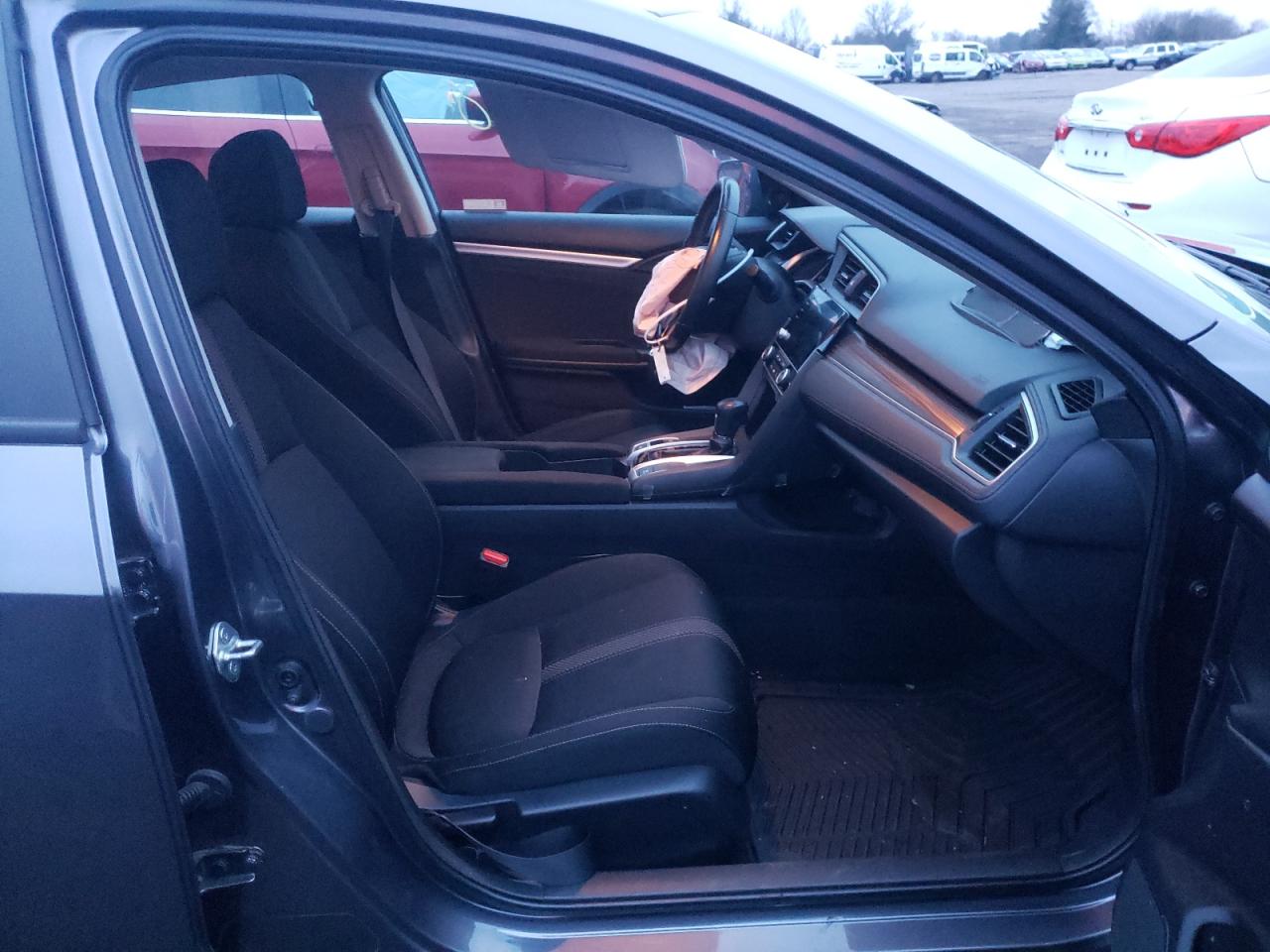 Photo 5 from auction – 2019 HONDA CIVIC EX with VIN 19XFC1F35KE205803