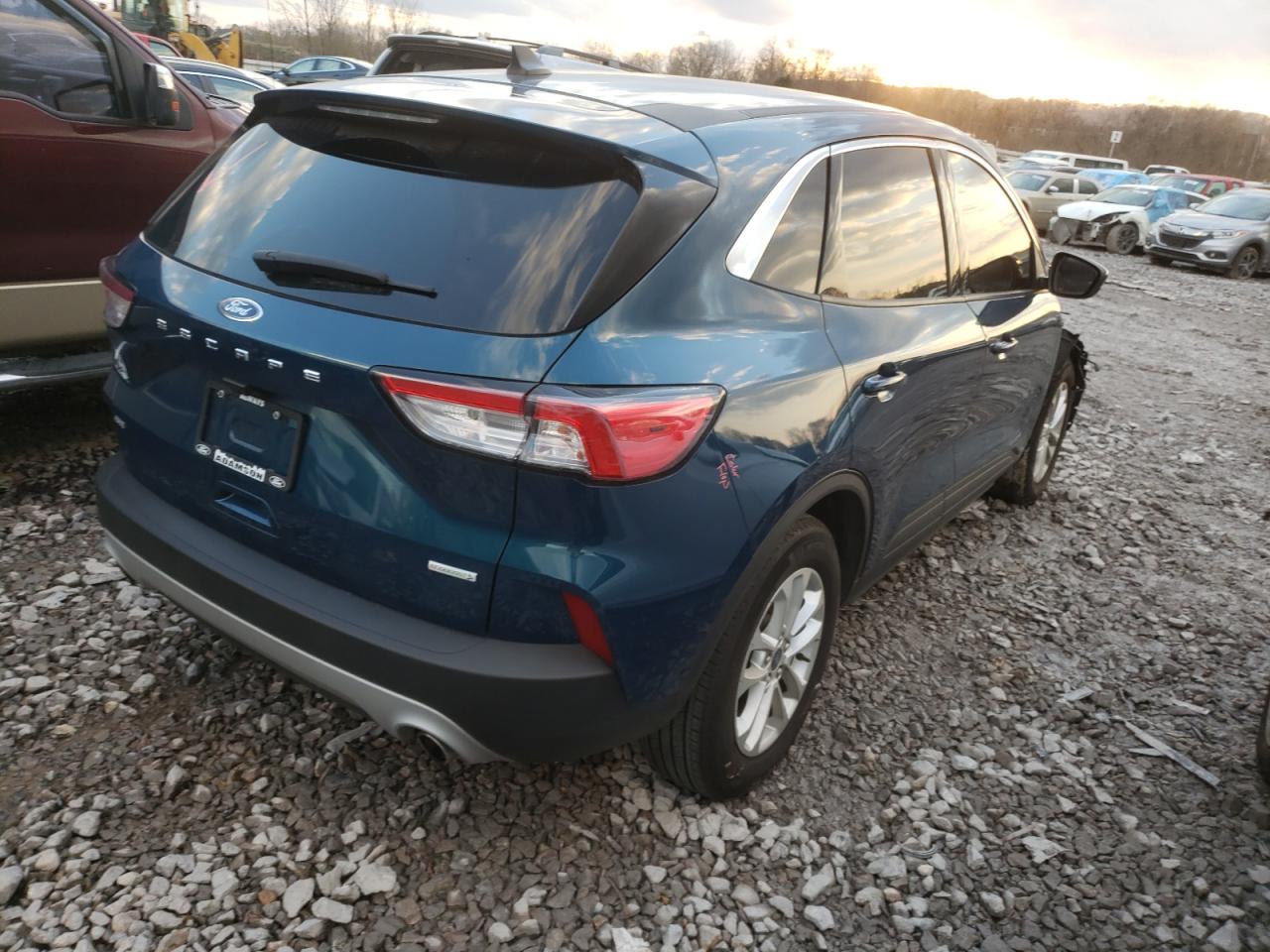 Photo 4 from auction – 2020 FORD ESCAPE SE with VIN 1FMCU0G67LUA91532