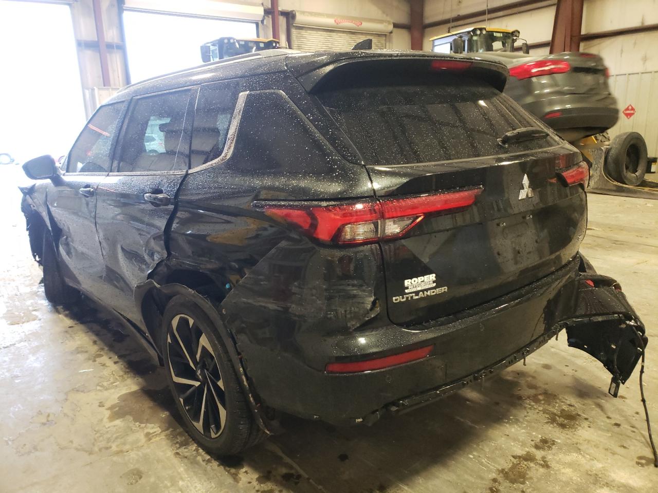 Photo 3 from auction – 2022 MITSUBISHI OUTLANDER with VIN JA4J4VA87NZ007597