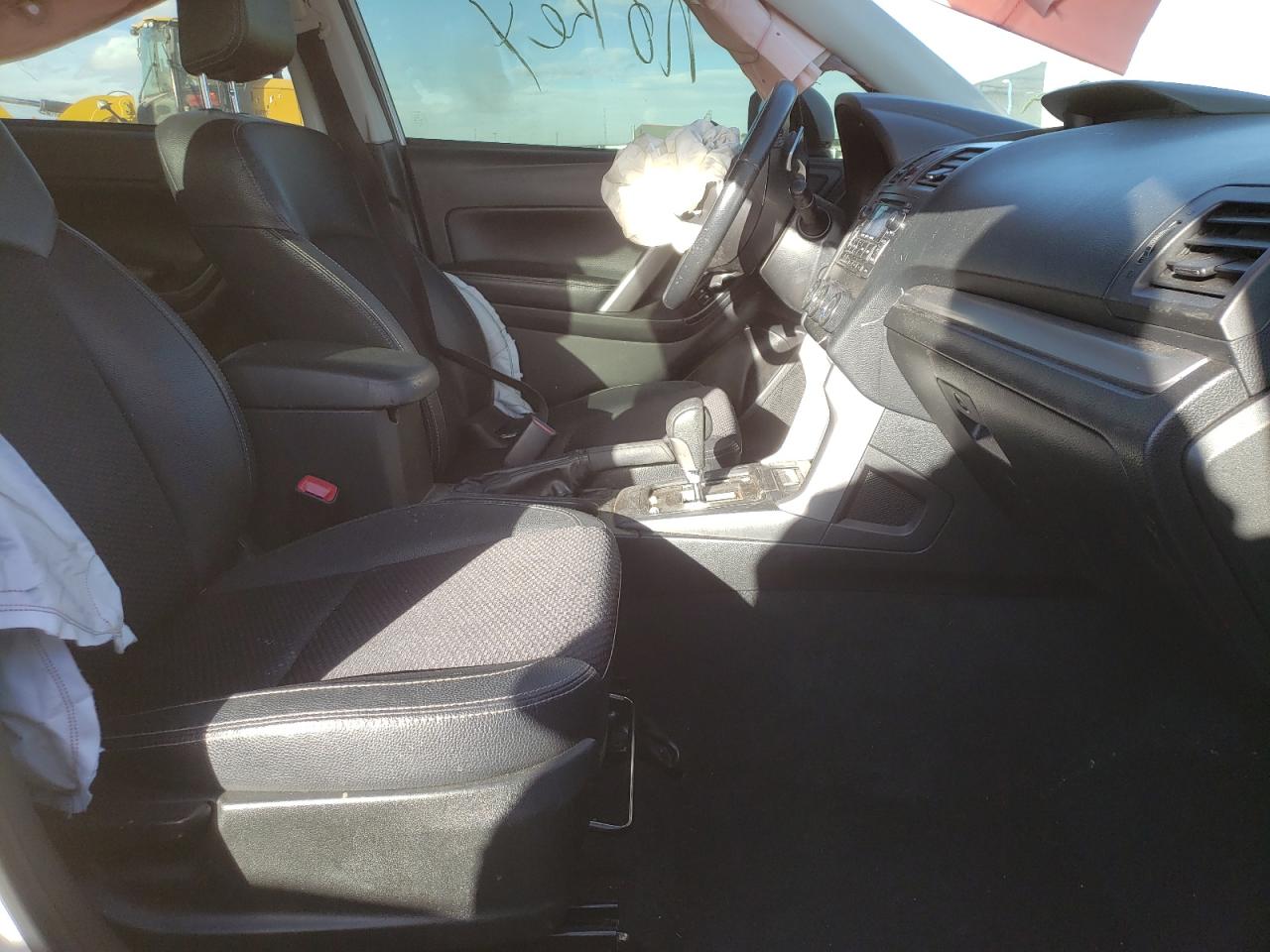 Photo 5 from auction – 2014 SUBARU FORESTER 2 with VIN JF2SJGDC1EH540888