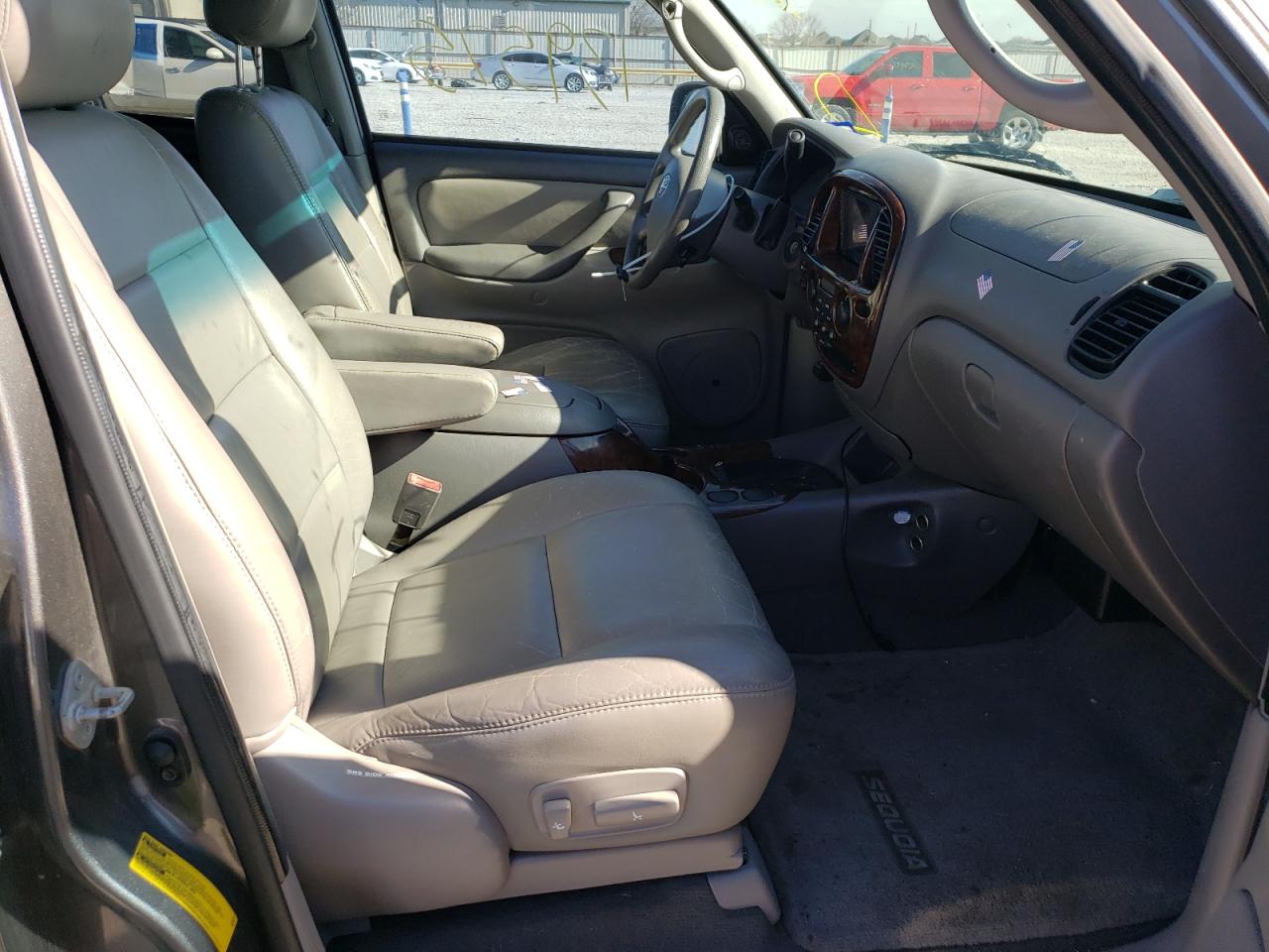 Photo 5 from auction – 2003 TOYOTA SEQUOIA SR with VIN 5TDZT34A13S203600