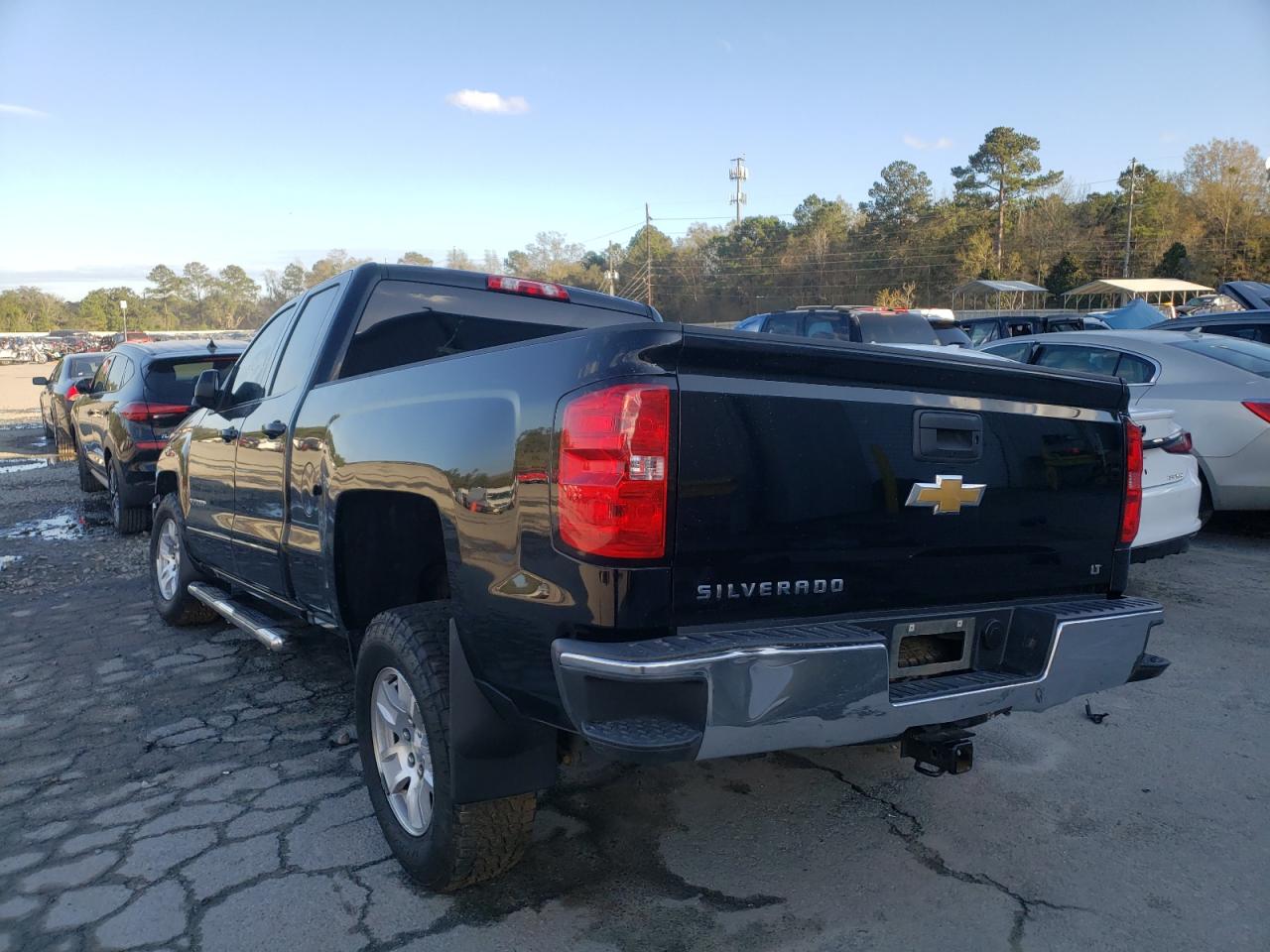 Photo 3 from auction – 2018 CHEVROLET SILVERADO with VIN 1GCRCREC6JZ180586