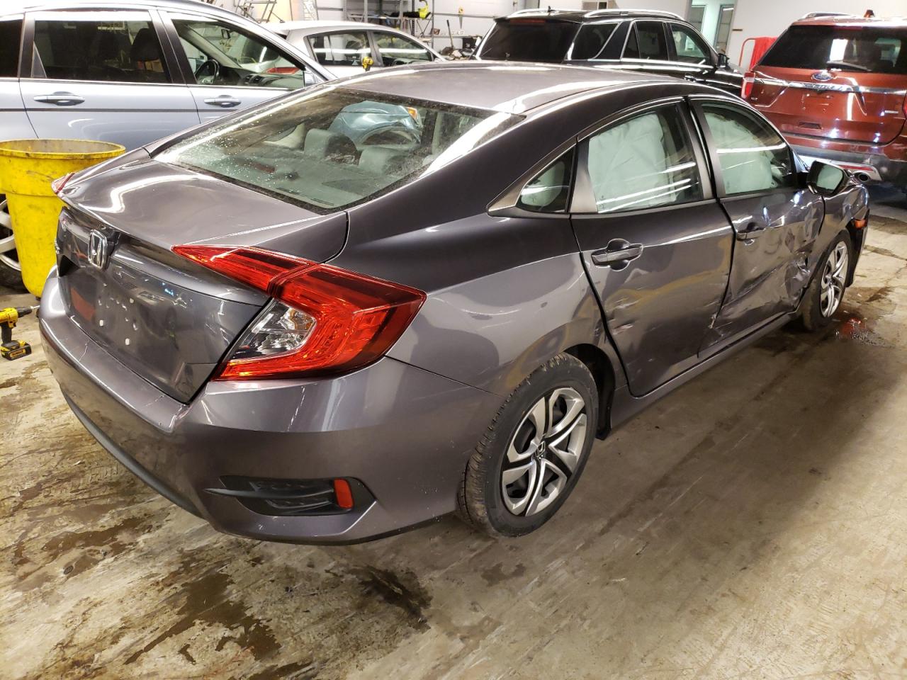 Photo 4 from auction – 2016 HONDA CIVIC LX with VIN 19XFC2F55GE012131