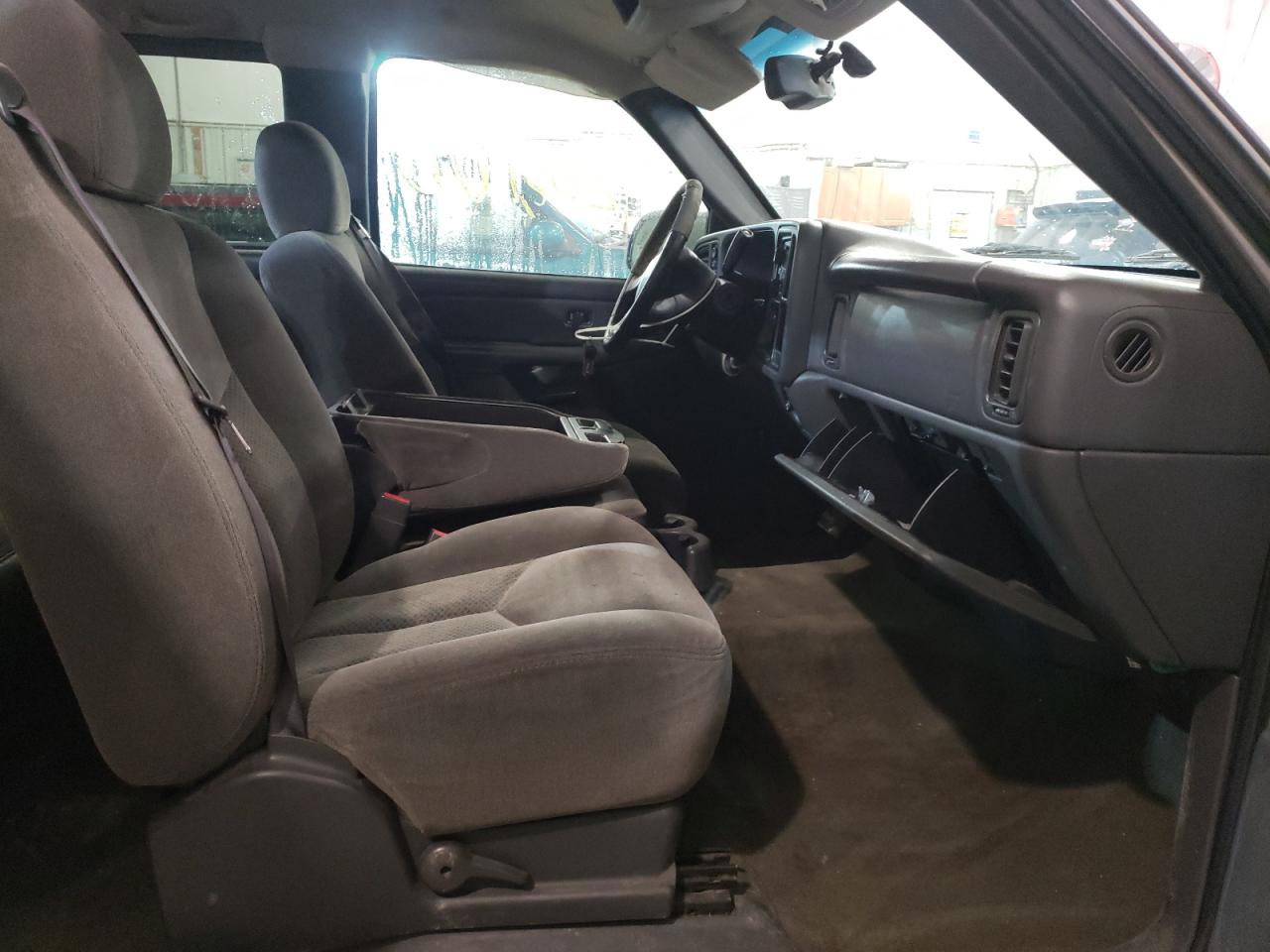 Photo 5 from auction – 2005 CHEVROLET SILVERADO with VIN 2GCEK19BX51320111