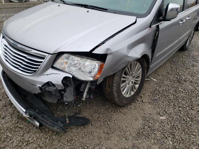 Photo 9 from auction – 2013 CHRYSLER TOWN & COU with VIN 2C4RC1CG2DR723860