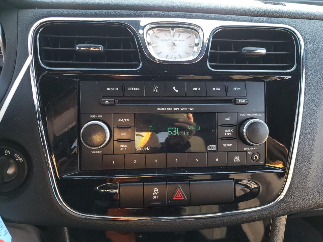 Photo 9 from auction – 2013 CHRYSLER 200 TOURIN with VIN 1C3CCBBB8DN573952