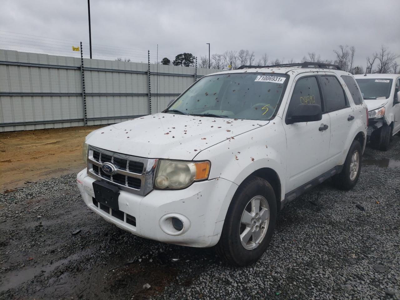 Zdjęcie 2 z aukcji – 2010 FORD ESCAPE XLS z VIN 1FMCU9C72AKD33414