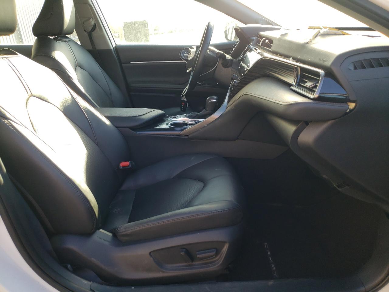 Photo 5 from auction – 2020 TOYOTA CAMRY XLE with VIN 4T1F31AK9LU016052
