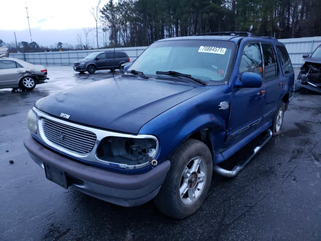 Photo 2 from auction – 1997 FORD EXPLORER with VIN 1FMDU32X1VZC12275