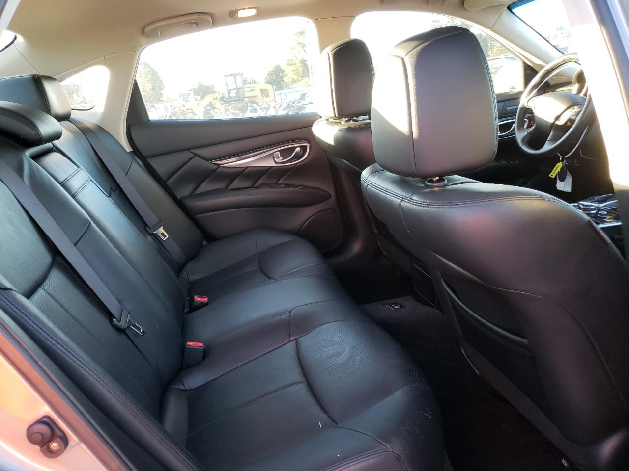 Photo 6 from auction – 2012 INFINITI M37 with VIN JN1BY1APXCM334653