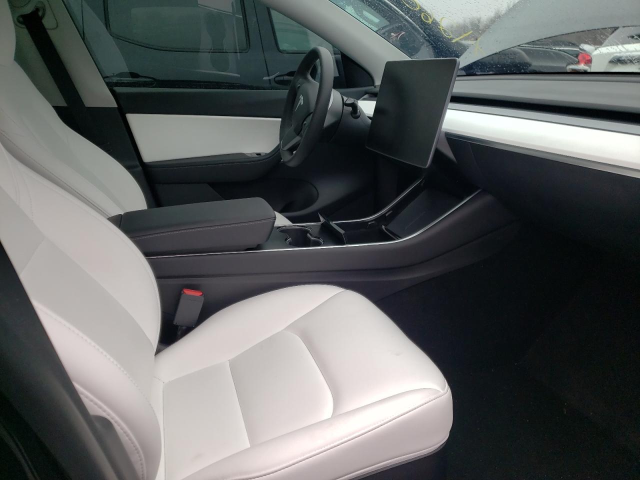 Photo 5 from auction – 2021 TESLA MODEL Y with VIN 5YJYGDEE7MF120279