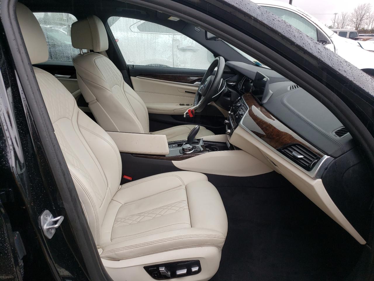 Photo 5 from auction – 2018 BMW M550XI with VIN WBAJB9C56JG463759