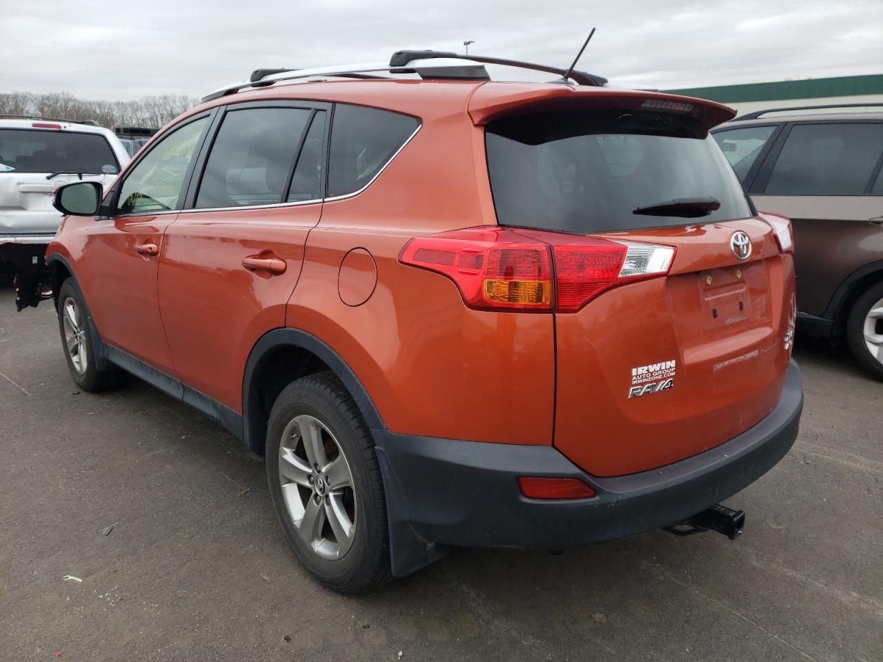 Photo 3 from auction – 2015 TOYOTA RAV4 XLE with VIN JTMRFREV3FD118673