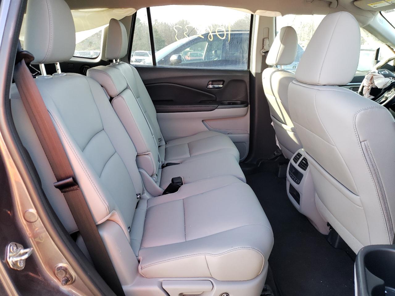 Photo 6 from auction – 2017 HONDA PILOT EXLN with VIN 5FNYF6H71HB030112