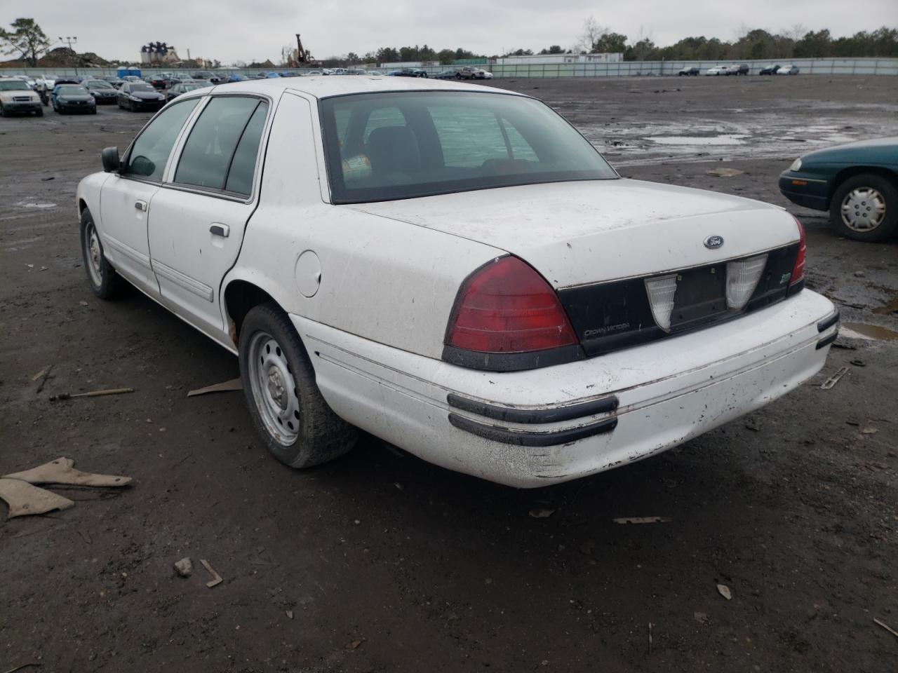 Photo 3 from auction – 2011 FORD CROWN VICT with VIN 2FABP7AV6BX124808