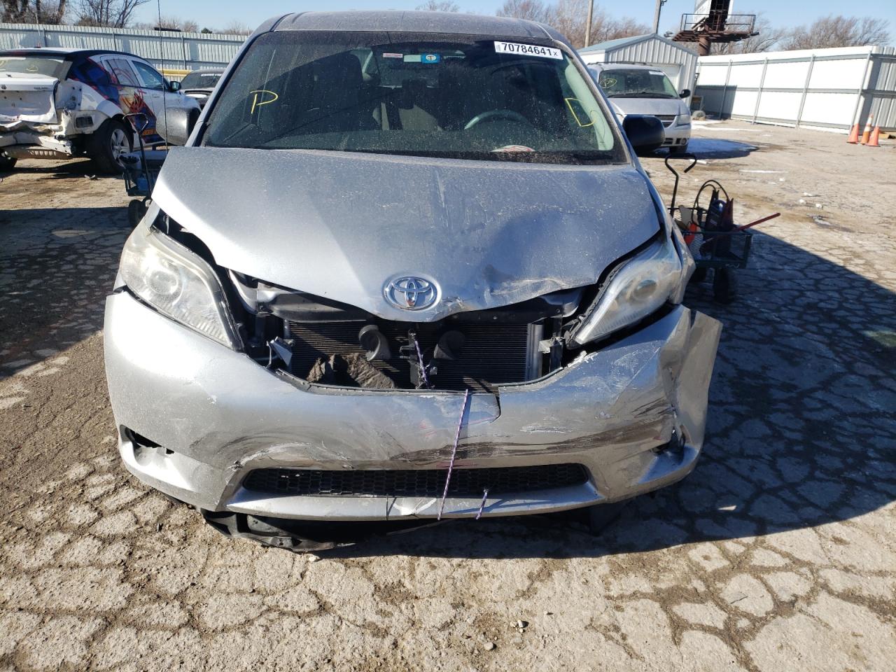Photo 9 from auction – 2011 TOYOTA SIENNA BAS with VIN 5TDKA3DC9BS005046