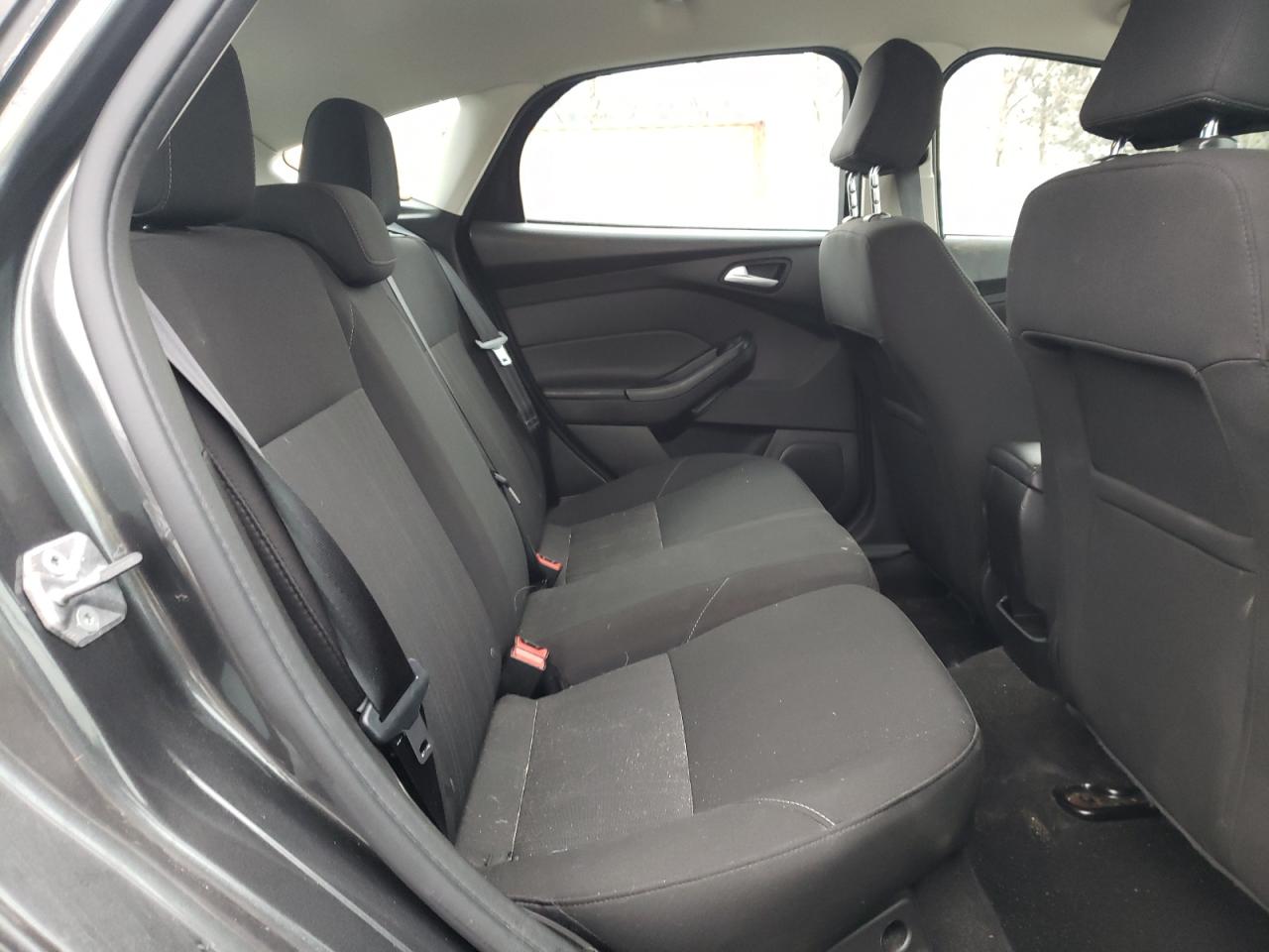Photo 6 from auction – 2017 FORD FOCUS SE with VIN 1FADP3K20HL329830