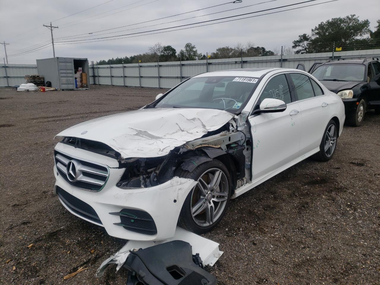 Photo 2 from auction – 2017 MERCEDES-BENZ E 300 with VIN WDDZF4JB7HA223564