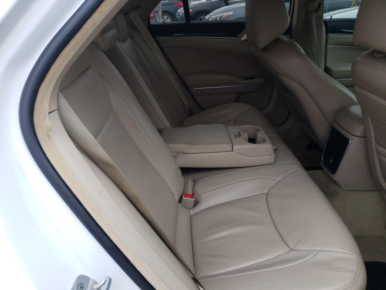Photo 6 from auction – 2013 CHRYSLER 300 with VIN 2C3CCAAGXDH527474