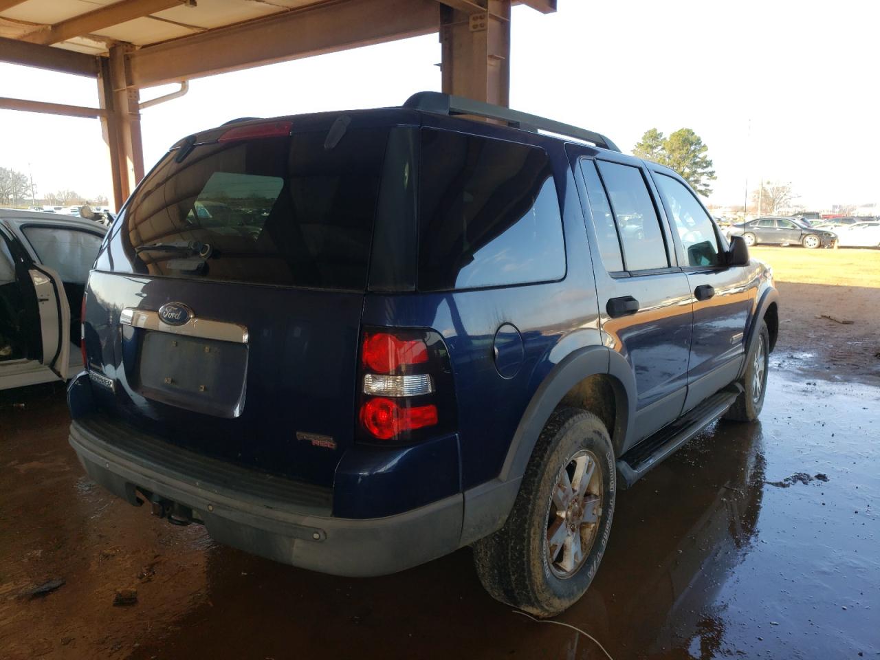 Photo 4 from auction – 2006 FORD EXPLORER X with VIN 1FMEU63E36UA60078