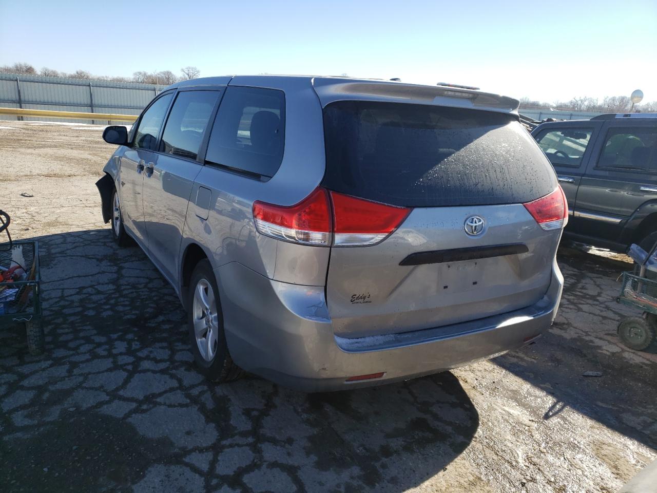Photo 3 from auction – 2011 TOYOTA SIENNA BAS with VIN 5TDKA3DC9BS005046