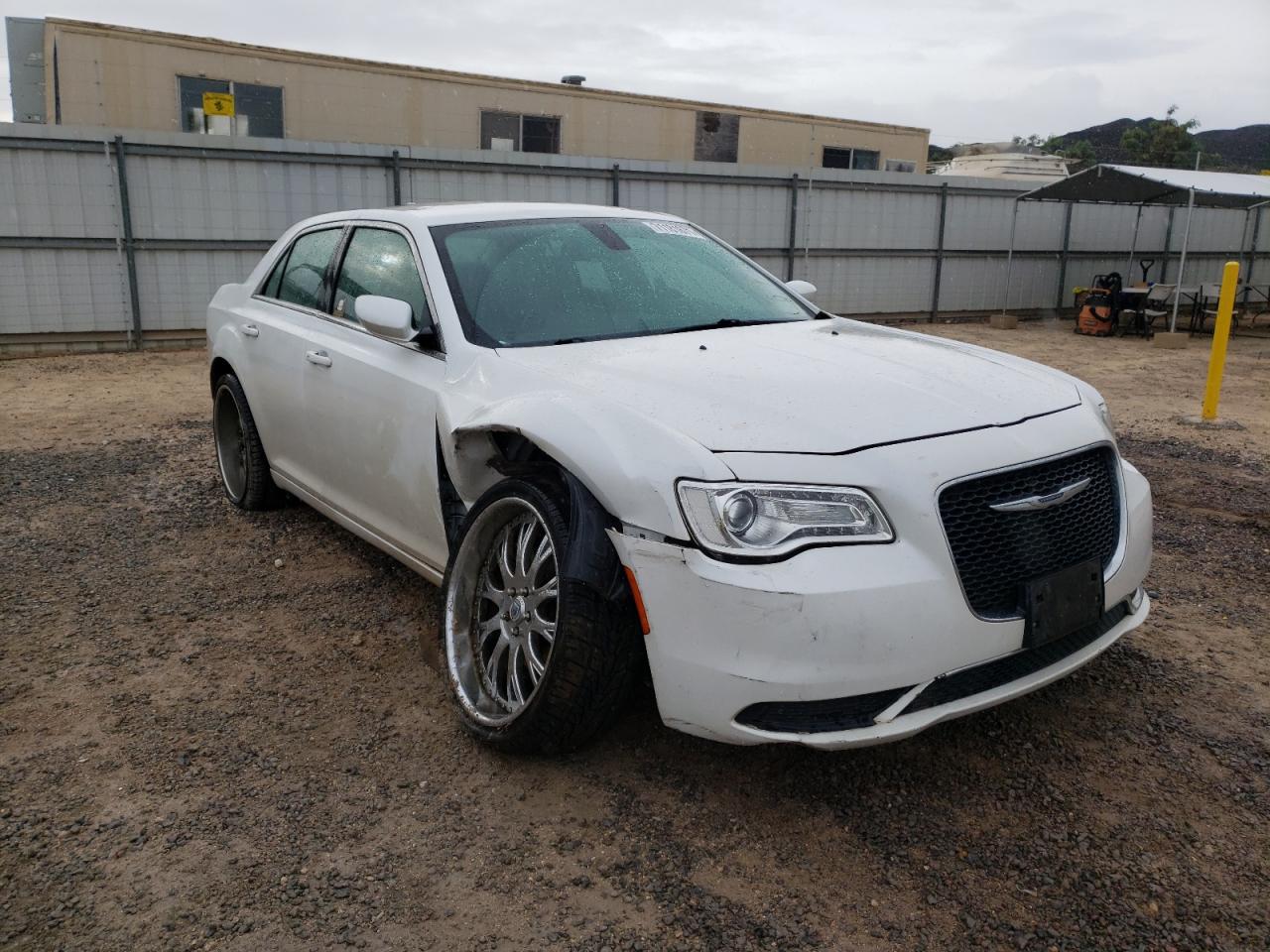 CHRYSLER 300 LIMITE 2015 with VIN 2C3CCAAGXFH930793 - Photo from auction