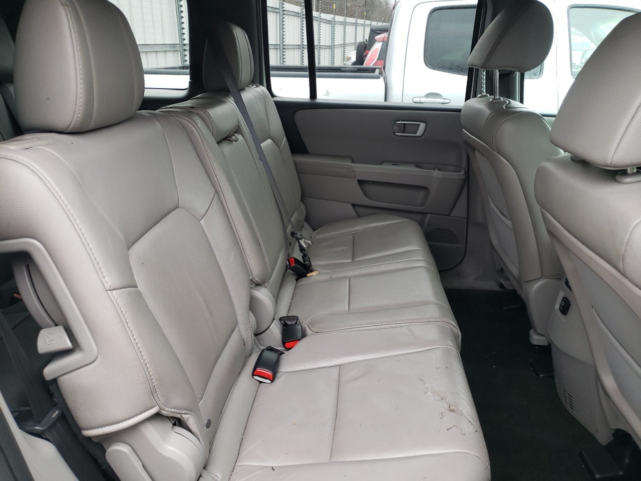 Photo 6 from auction – 2015 HONDA PILOT EXL with VIN 5FNYF4H5XFB016404