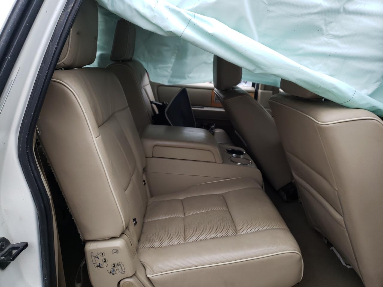 Photo 6 from auction – 2007 LINCOLN NAVIGATOR with VIN 5LMFL28517LJ11591