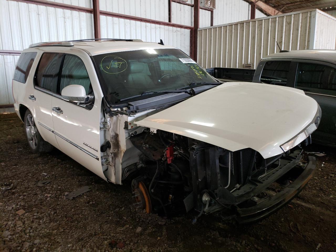 CADILLAC ESCALADE 2010 with VIN 1GYUCAEF5AR283921 - Photo from auction