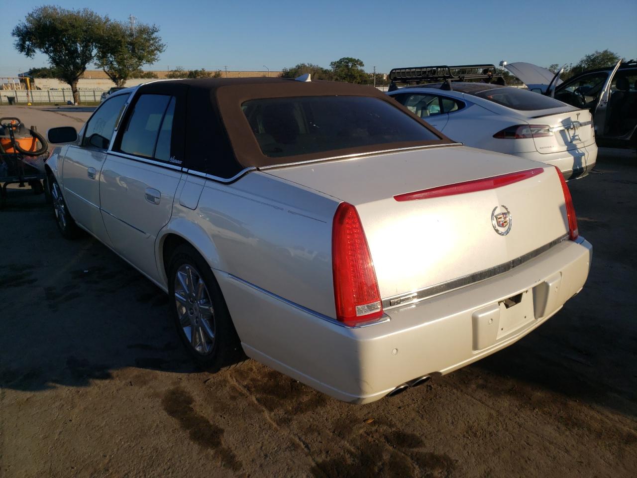 Photo 3 from auction – 2009 CADILLAC DTS with VIN 1G6KD57Y59U145081
