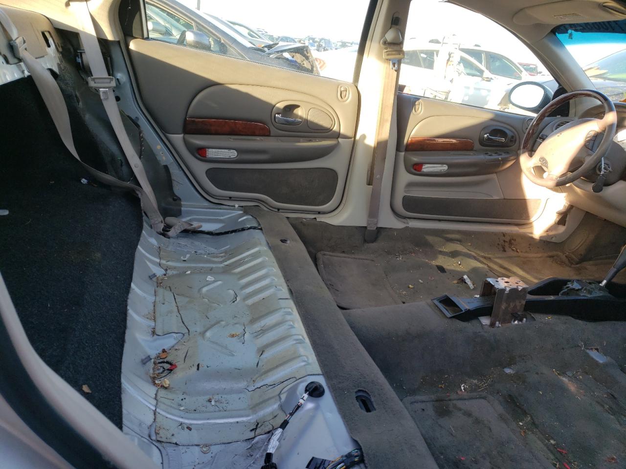 Photo 6 from auction – 2001 CHRYSLER 300M with VIN 2C3HE66G41H646106
