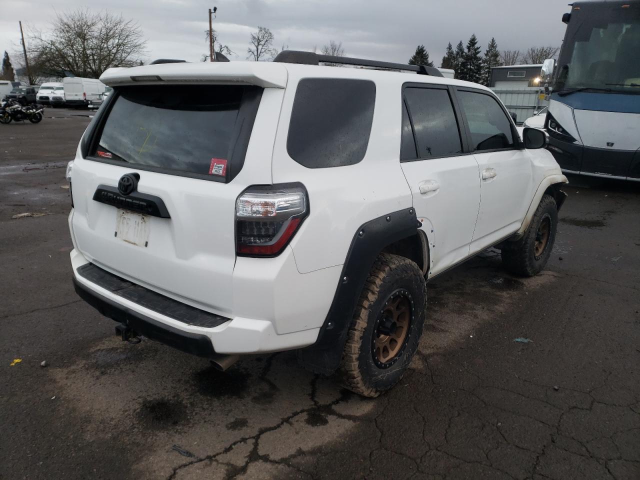 Photo 4 from auction – 2014 TOYOTA 4RUNNER SR with VIN JTEBU5JRXE5197322