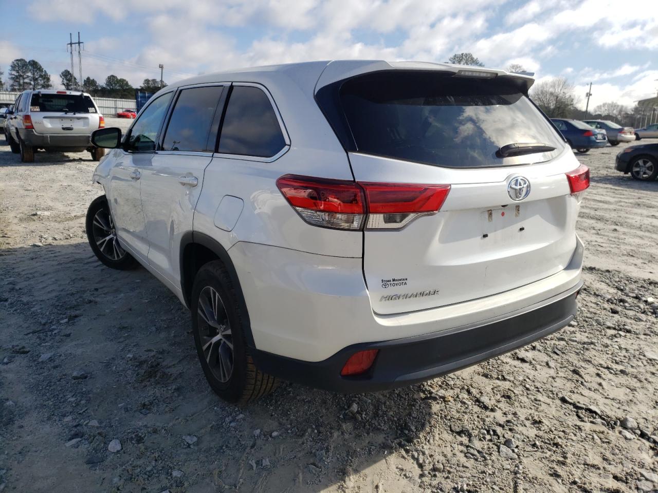 Photo 3 from auction – 2017 TOYOTA HIGHLANDER with VIN 5TDZARFHXHS031349