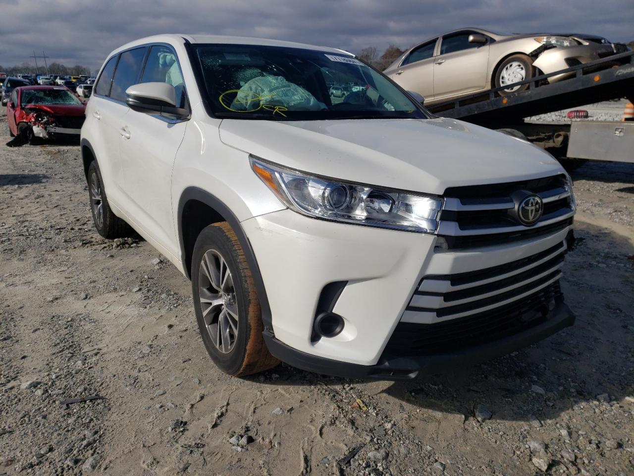 Photo 1 from auction – 2017 TOYOTA HIGHLANDER with VIN 5TDZARFHXHS031349