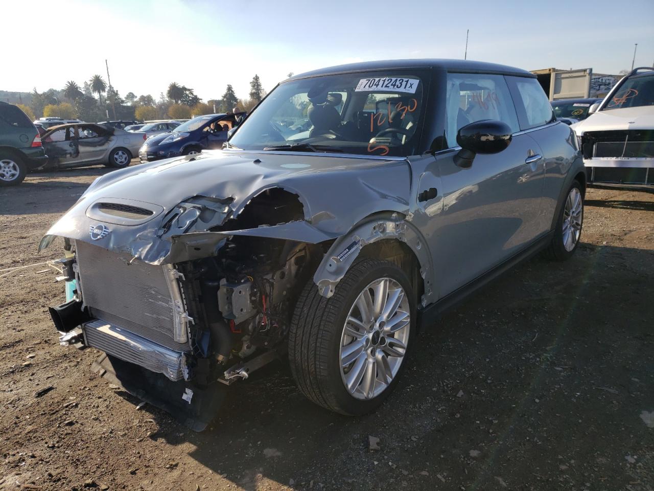 Photo 2 from auction – 2022 MINI COOPER S with VIN WMW53DH00N2R09857