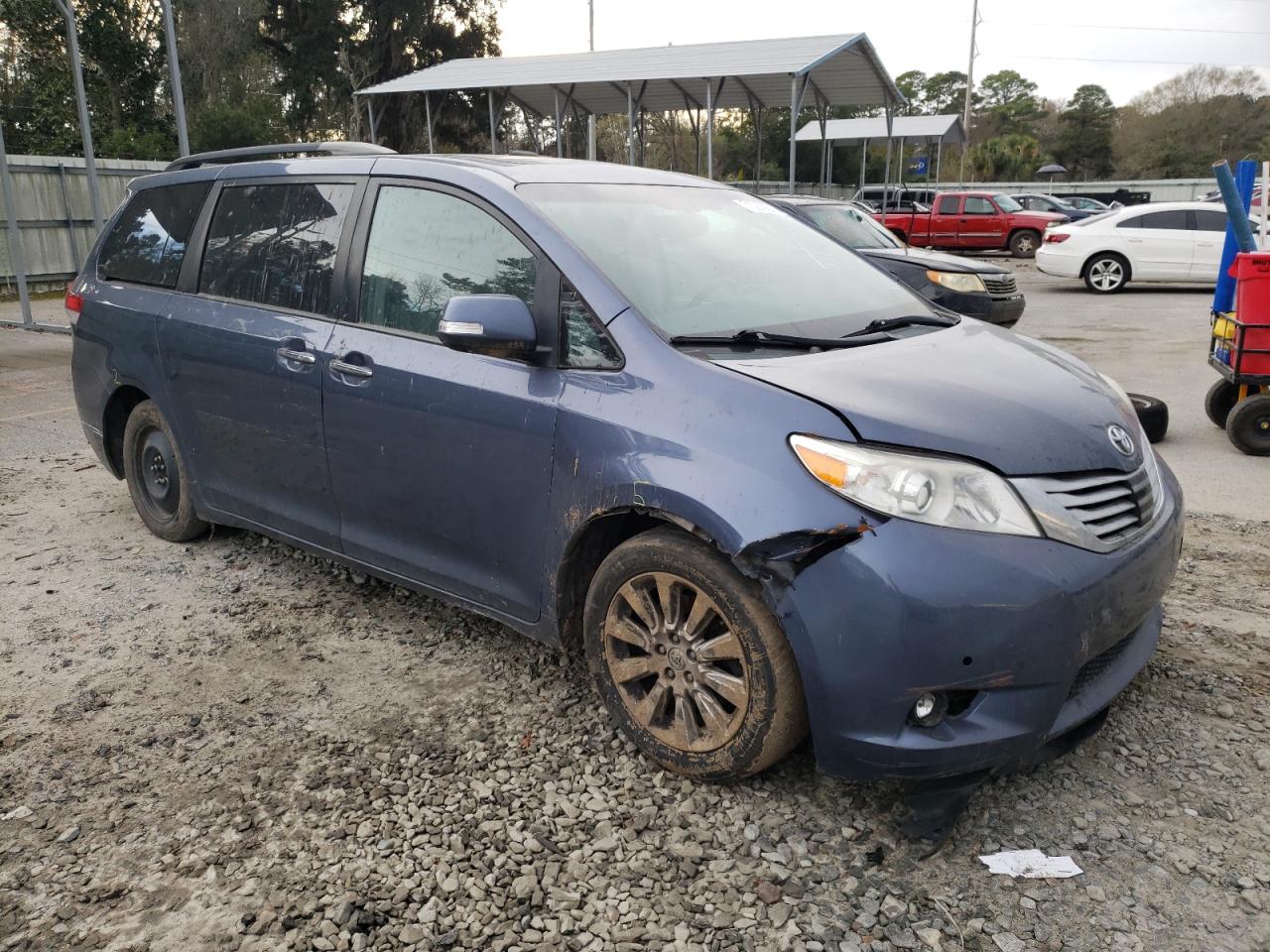 Photo 9 from auction – 2014 TOYOTA SIENNA XLE with VIN 5TDYK3DC6ES502051