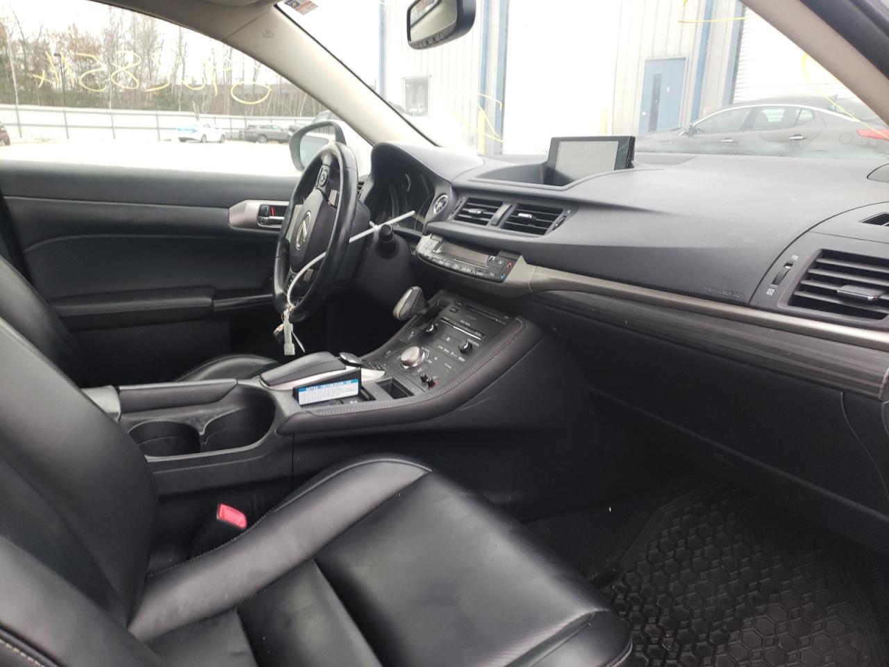 Photo 5 from auction – 2014 LEXUS CT 200 with VIN JTHKD5BH8E2180318