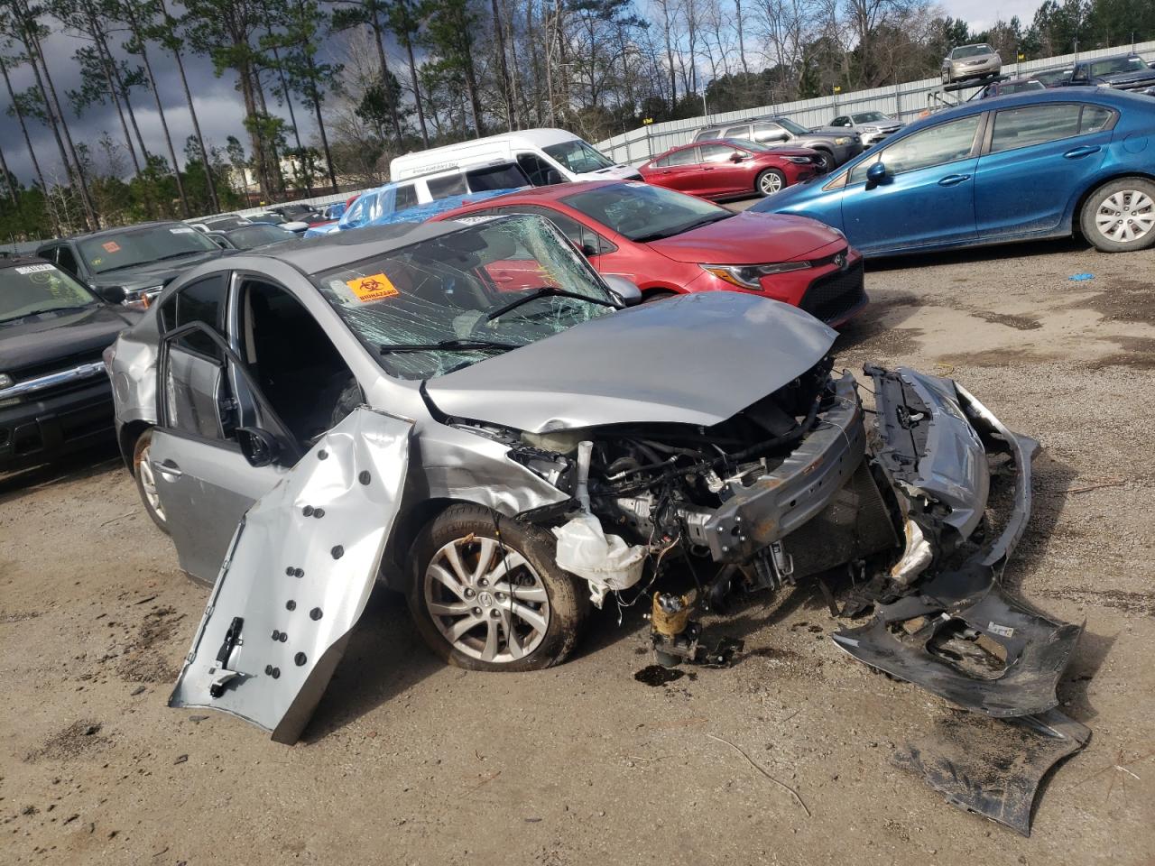 MAZDA 3 I 2012 with VIN JM1BL1V72C1622318 - Photo from auction