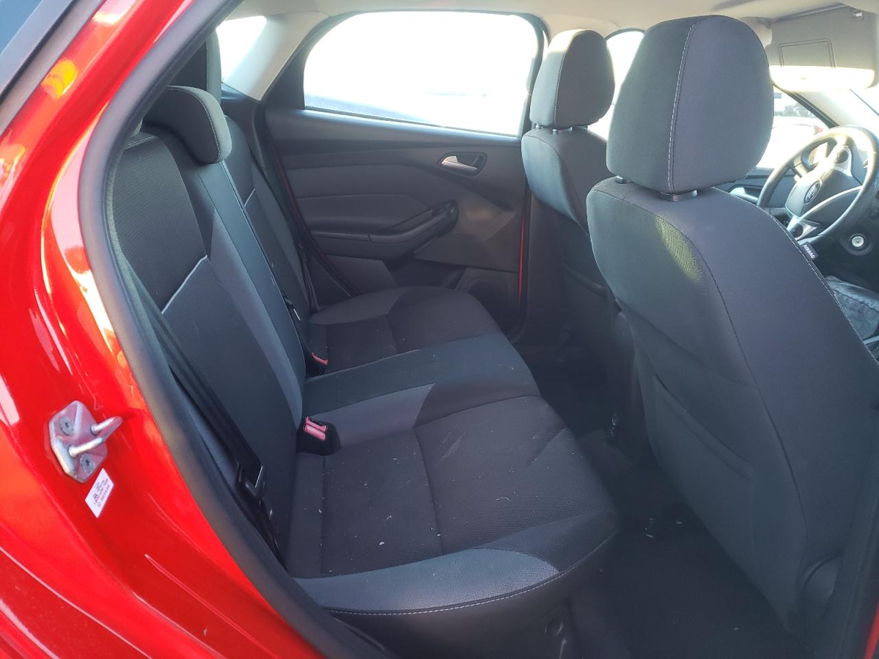 Photo 6 from auction – 2013 FORD FOCUS SE with VIN 1FADP3K22DL374987