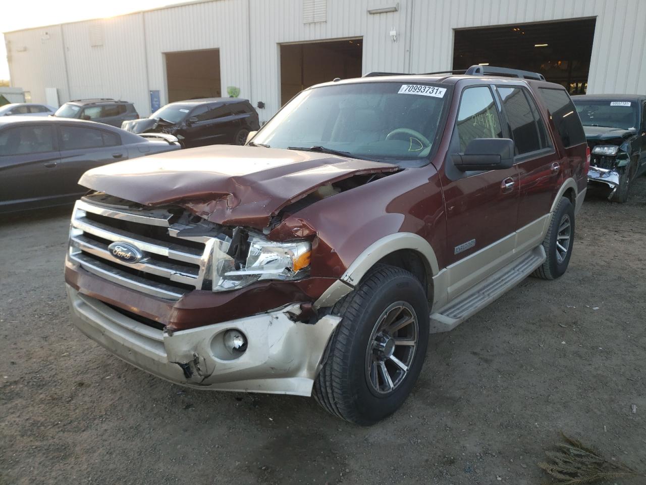 Photo 2 from auction – 2007 FORD EXPEDITION with VIN 1FMFU17507LA99154