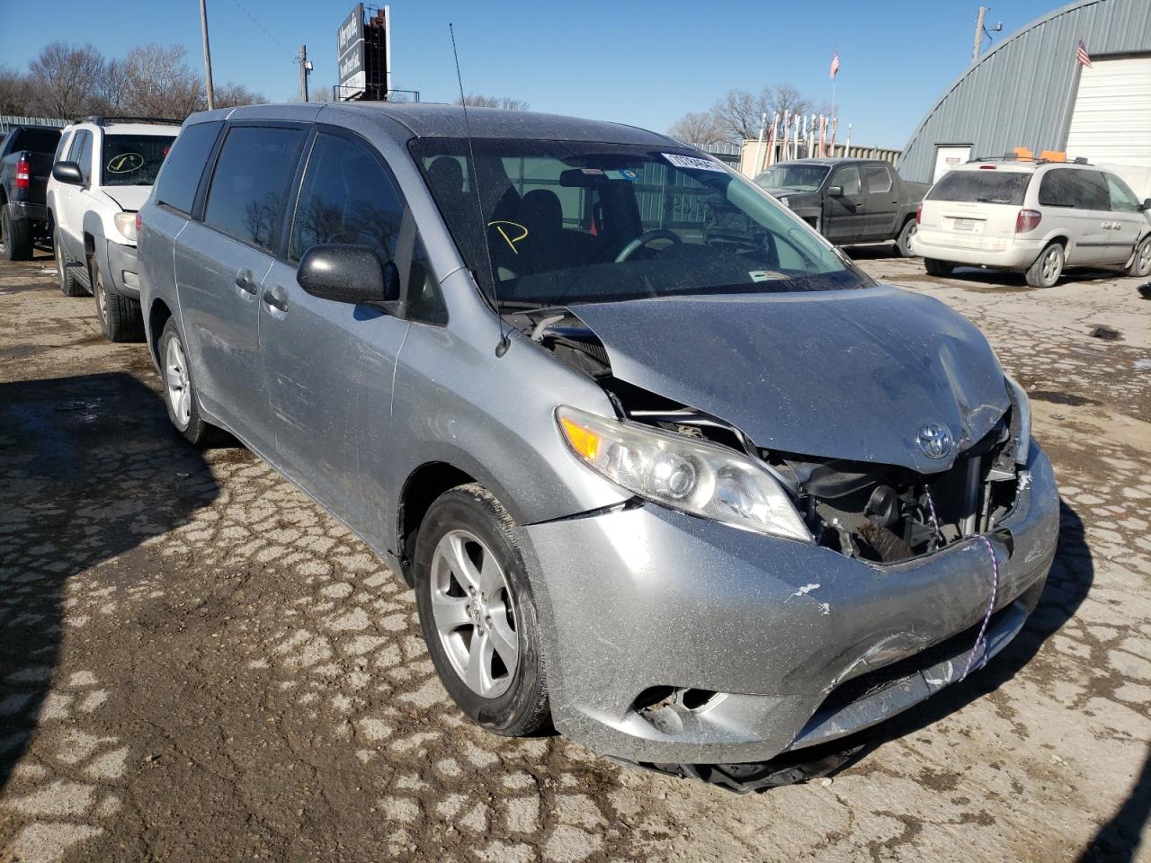TOYOTA SIENNA BAS 2011 with VIN 5TDKA3DC9BS005046 - Photo from auction