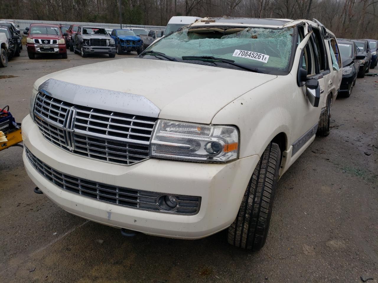Photo 2 from auction – 2007 LINCOLN NAVIGATOR with VIN 5LMFL28517LJ11591