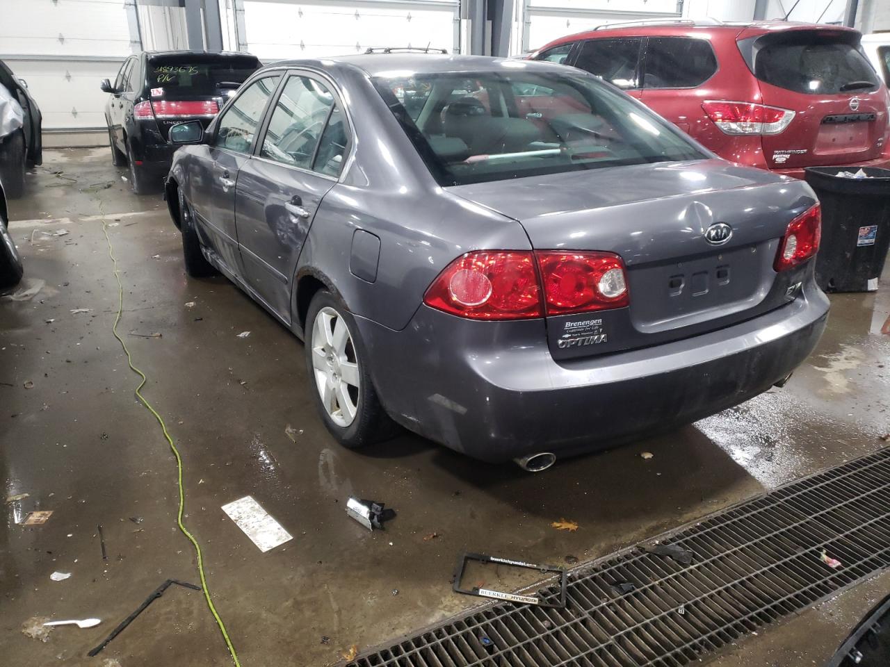 Photo 3 from auction – 2008 KIA OPTIMA LX with VIN KNAGE124985173856