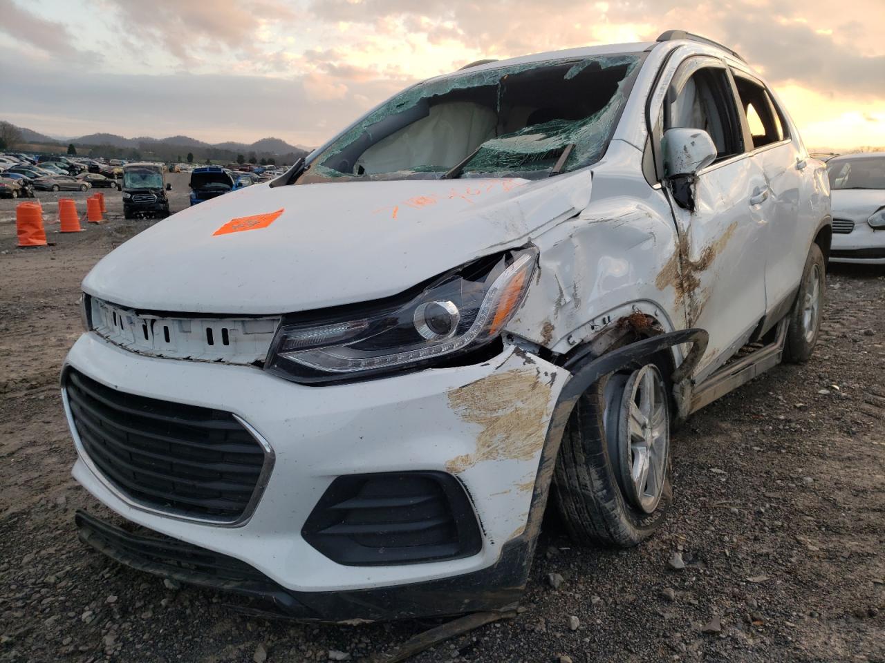 Photo 2 from auction – 2019 CHEVROLET TRAX 1LT with VIN 3GNCJLSB2KL271309