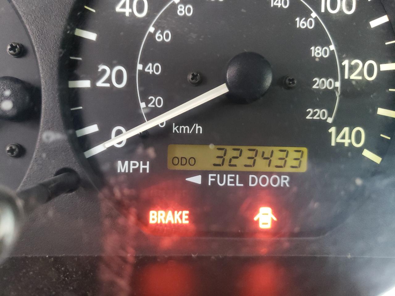 Photo 8 from auction – 2000 TOYOTA CAMRY LE with VIN 4T1BF22K7YU956853