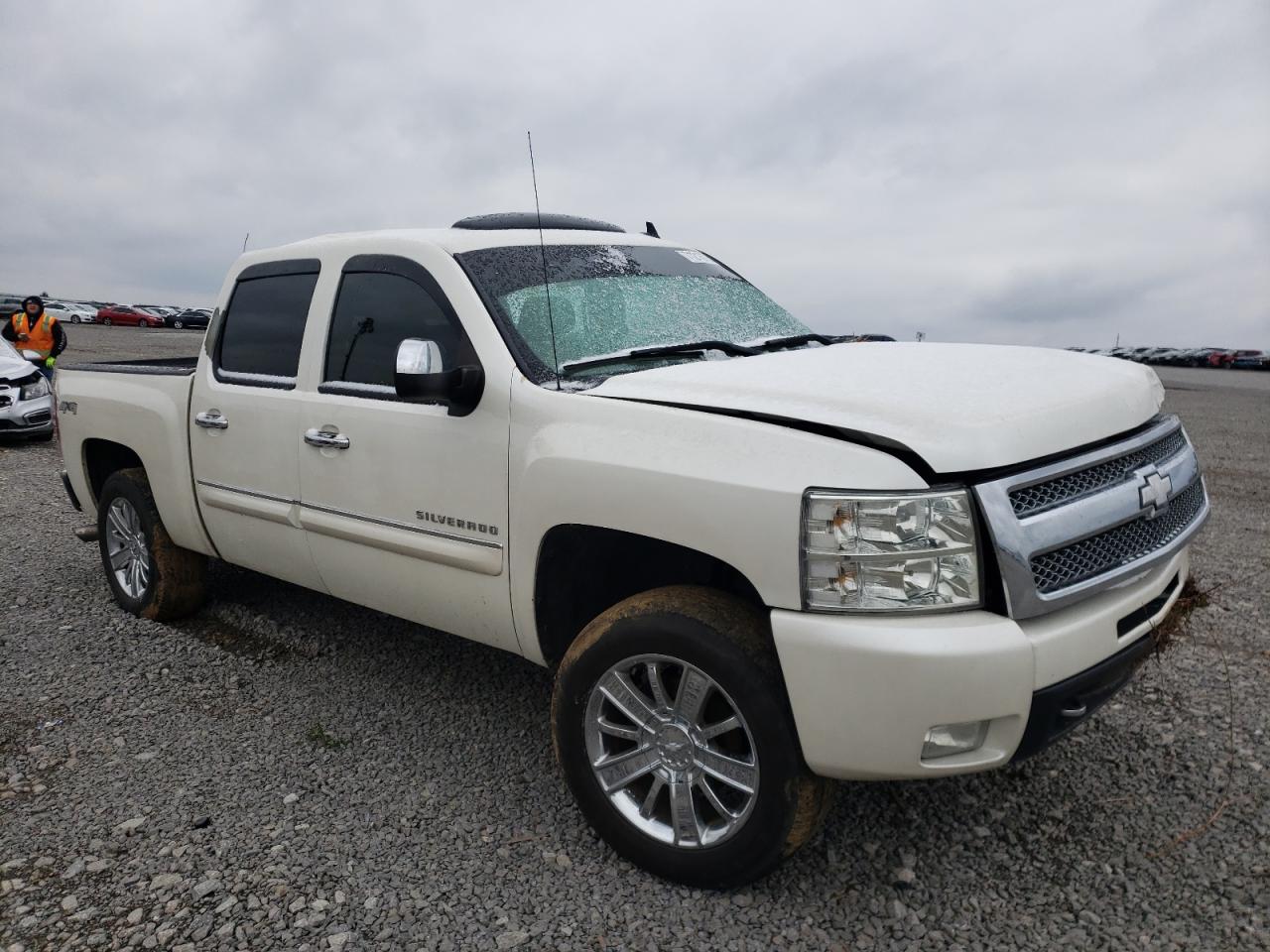CHEVROLET SILVERADO 2011 with VIN 3GCPKTE30BG155966 - Photo from auction