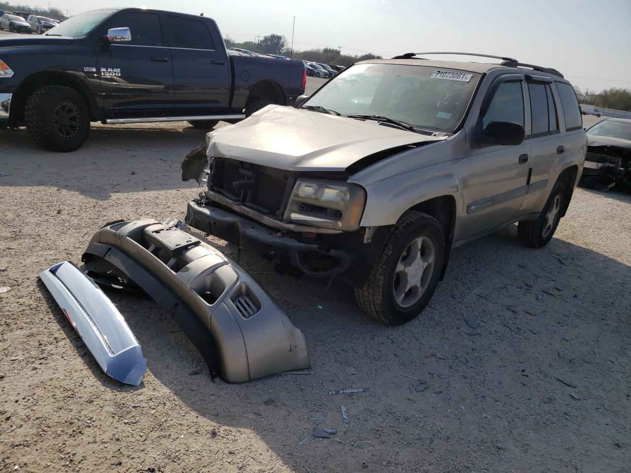 Photo 2 from auction – 2003 CHEVROLET TRAILBLAZE with VIN 1GNDS13S832337465