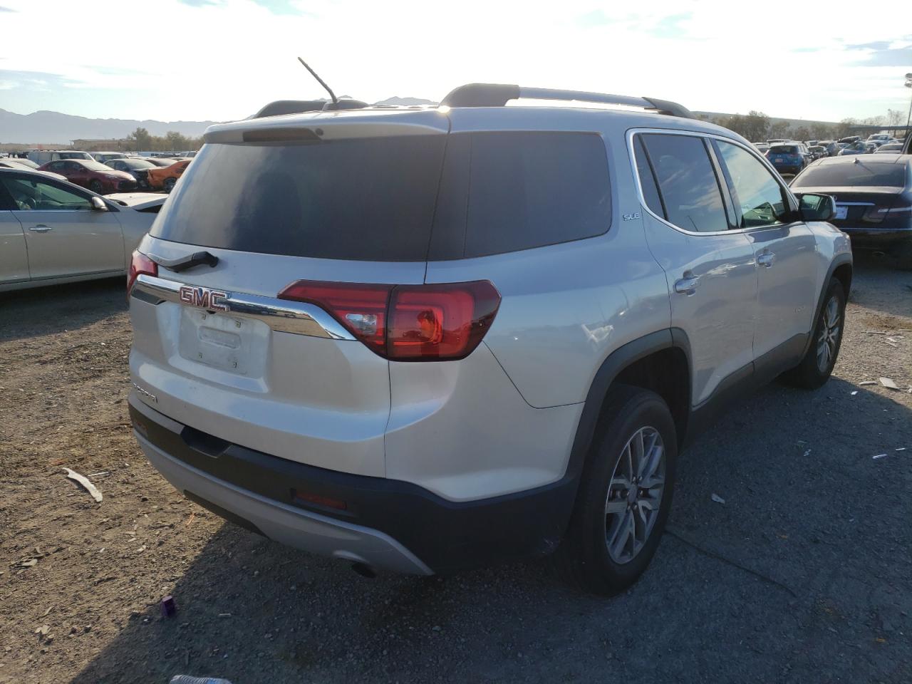 Photo 4 from auction – 2017 GMC ACADIA SLE with VIN 1GKKNLLA2HZ249217