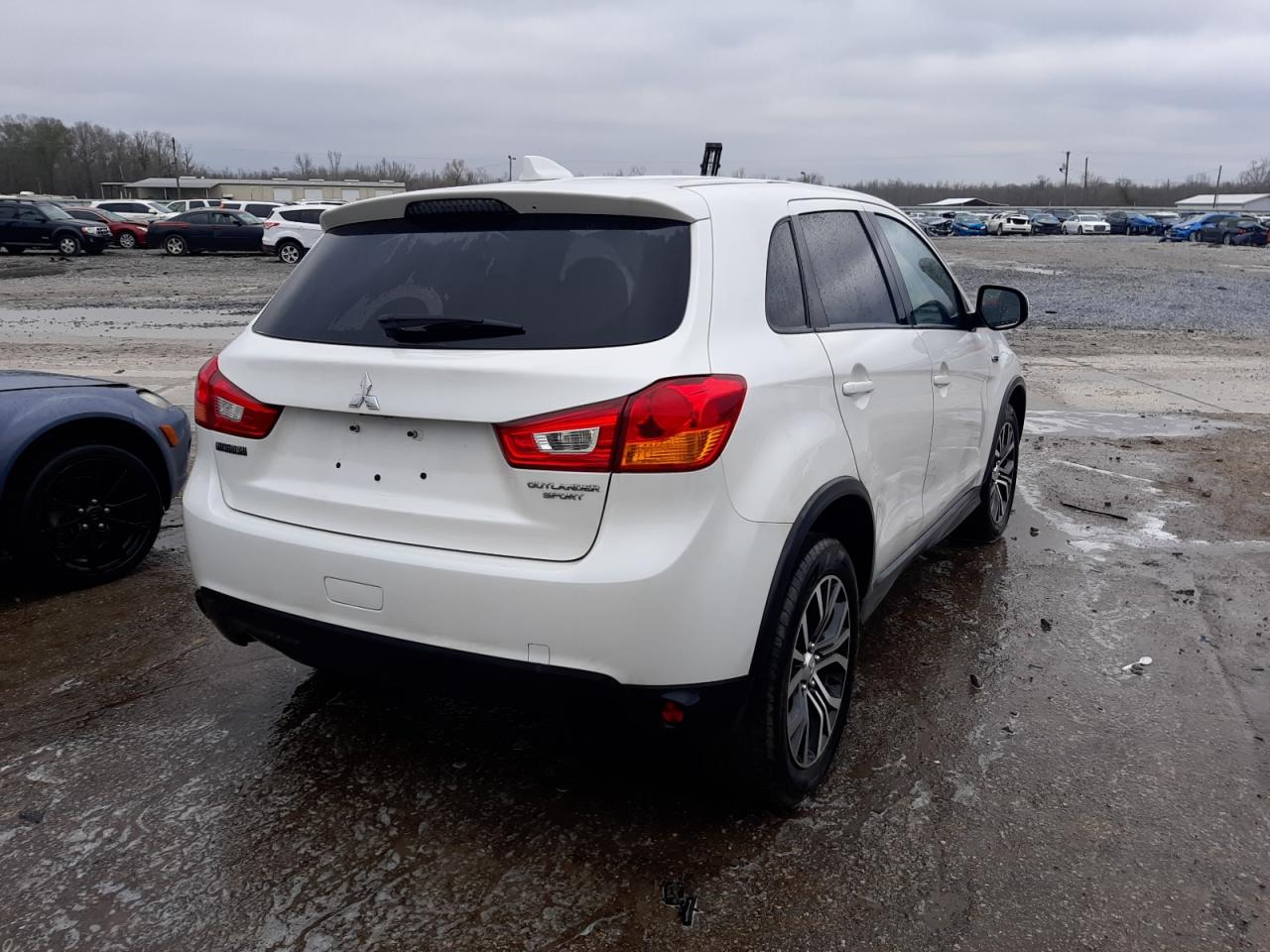 Photo 4 from auction – 2017 MITSUBISHI OUTLANDER with VIN JA4AP3AU9HZ064834