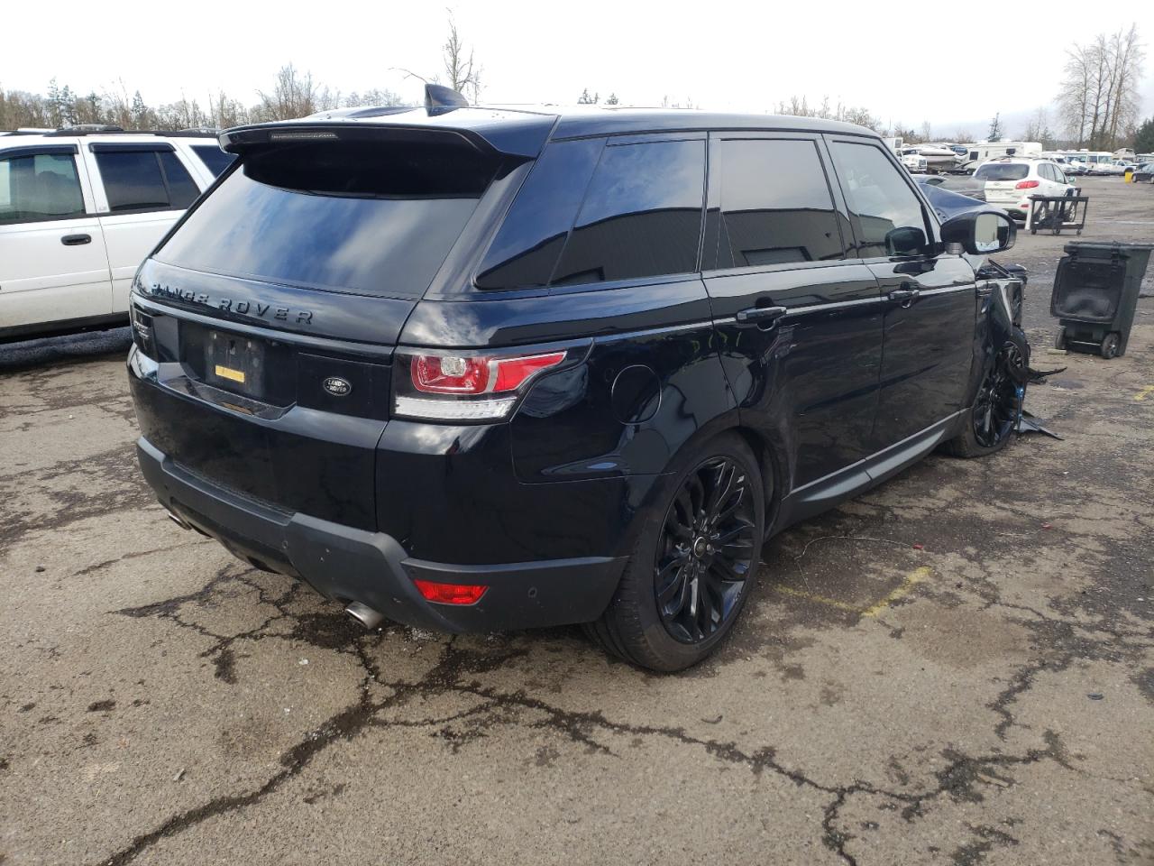 Photo 4 from auction – 2017 LAND ROVER RANGE ROVE with VIN SALWR2FKXHA669153